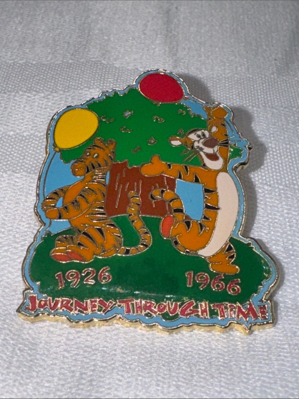 WDW Journey Through Time Pin Event 2003 Classic Meets Disney Tigger LE 1500 Pin